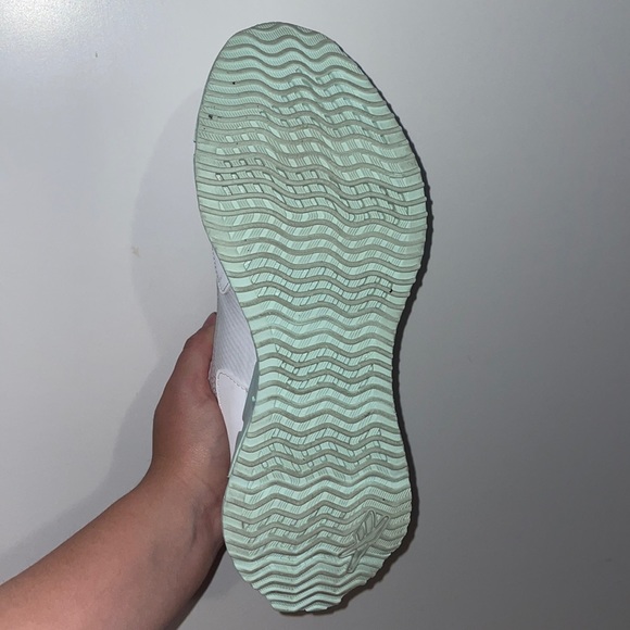 Reebok Zig Kinetica, 9 W - Picture 3 of 4